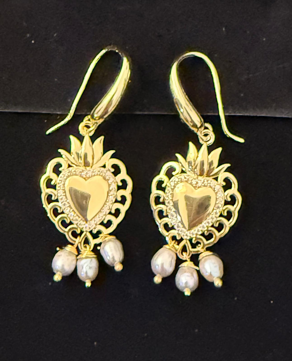 Orecchini Cuore Sacro con Perle d’Acqua Dolce