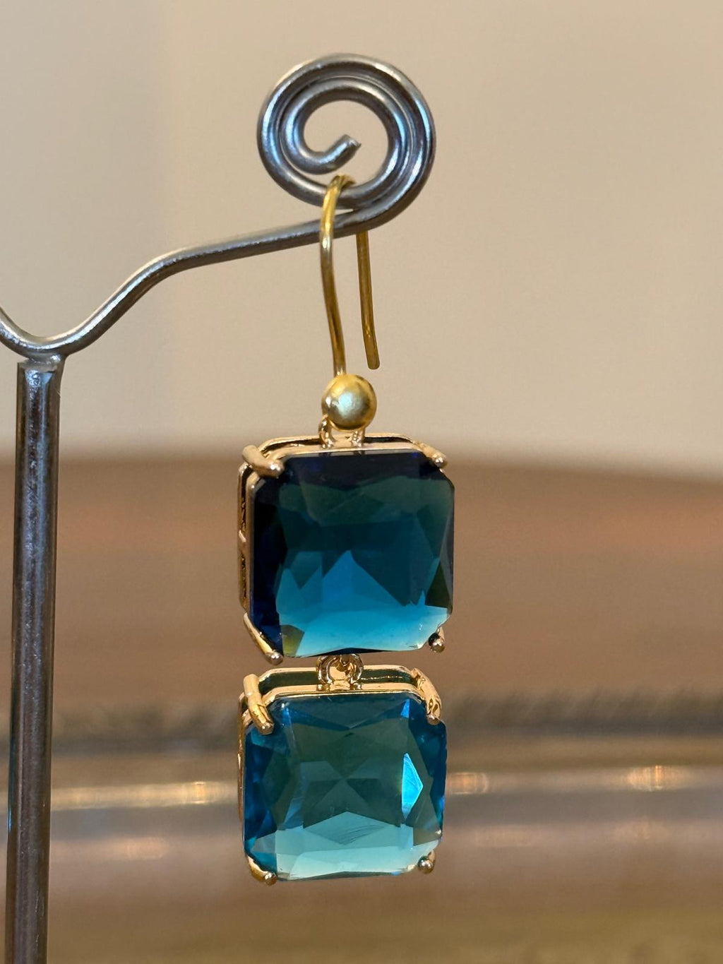 Orecchini pendenti con doppio cristallo azzurro