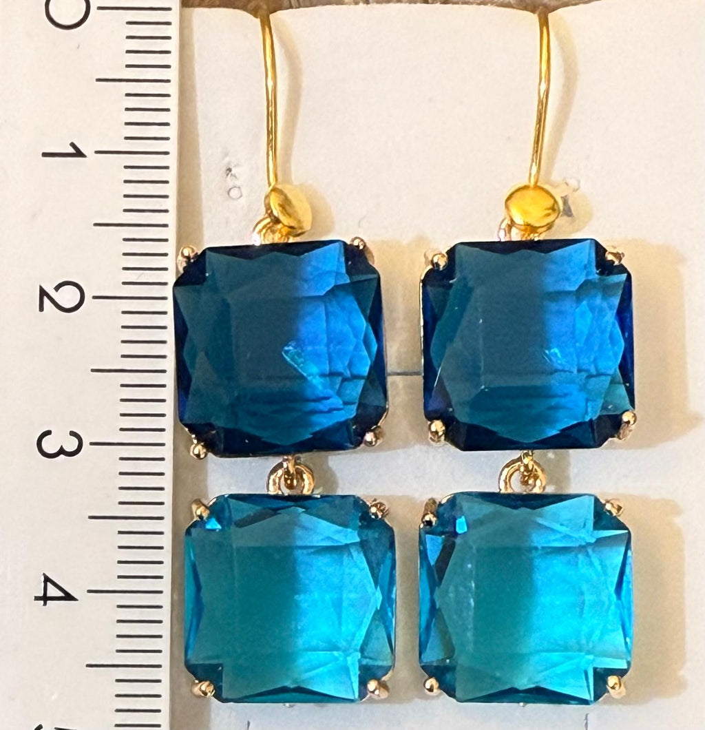 Orecchini pendenti con doppio cristallo azzurro